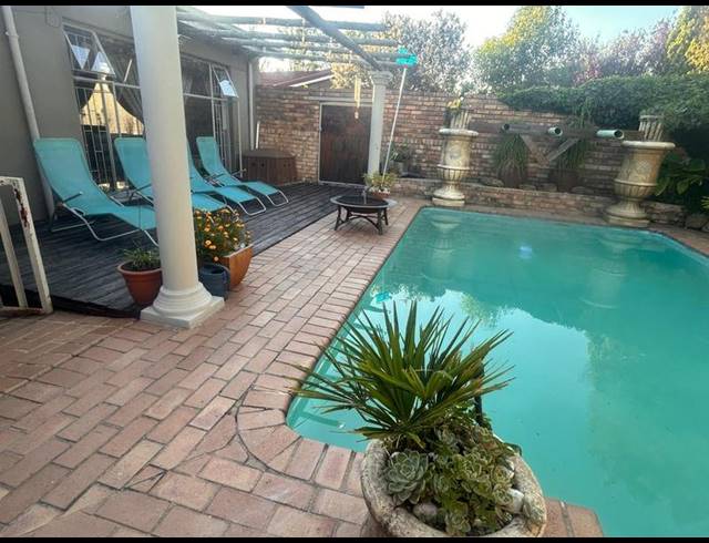 4 BEDROOM HOUSE FOR SALE IN MEYERVILLE